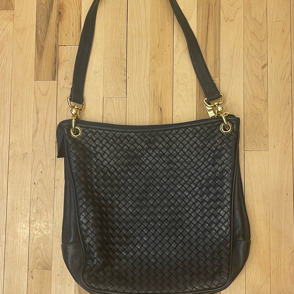 Zenith Elegant Black Woven Leather Shoulder Bag